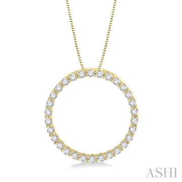 1 Ctw Round Cut Diamond Circle of Love Pendant with Chain in 14K Yellow Gold